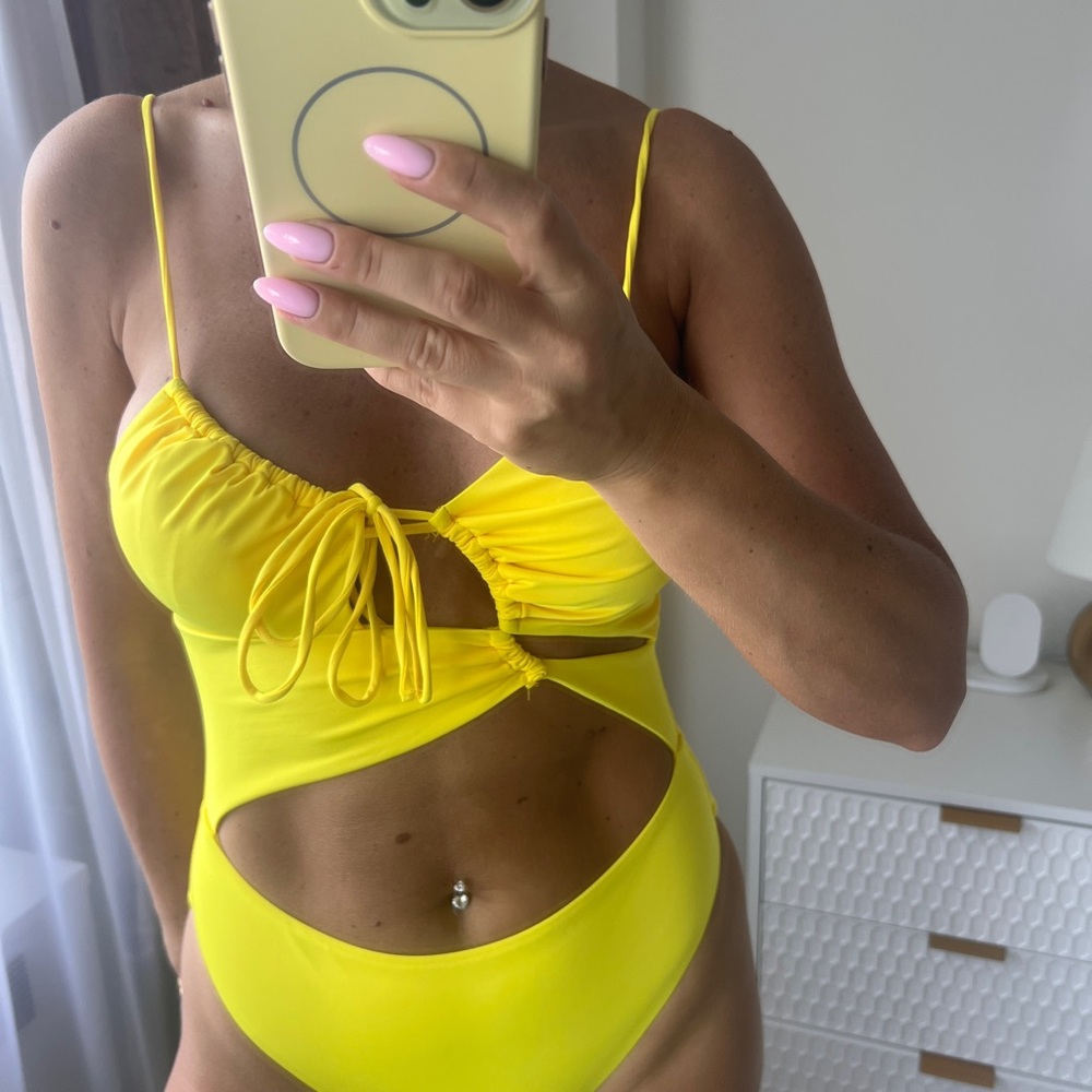 Zara Vibrant Yellow Cutout Swimsuit 💛